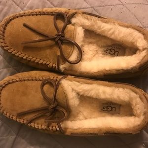 Ugg moccosin (GUC)